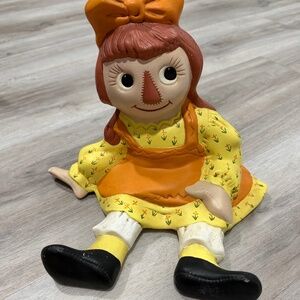 Vintage Raggedy Ann Ceramic Figurine 8" Sitting Doll Bobbs Merrill 1970s Collect